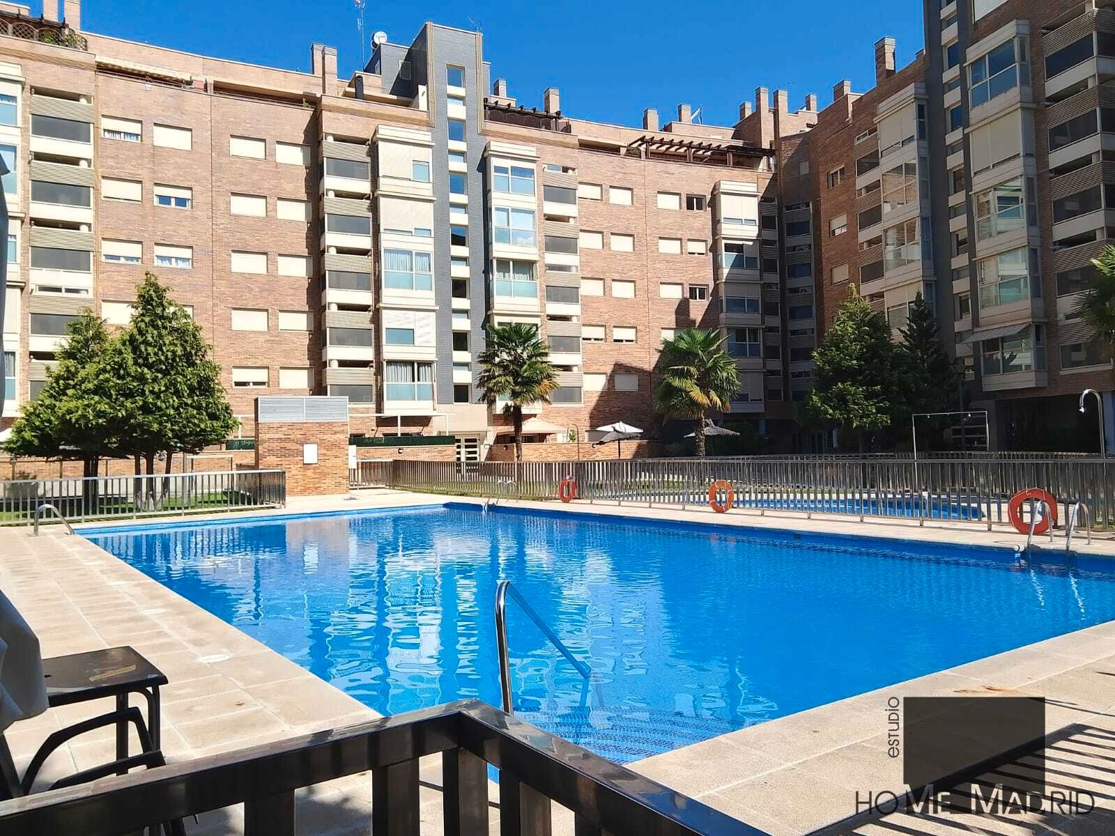 Schwimmbecken von Dachboden zum Verkauf in  Madrid Capital mit Klimaanlage, Heizung und Abstellraum