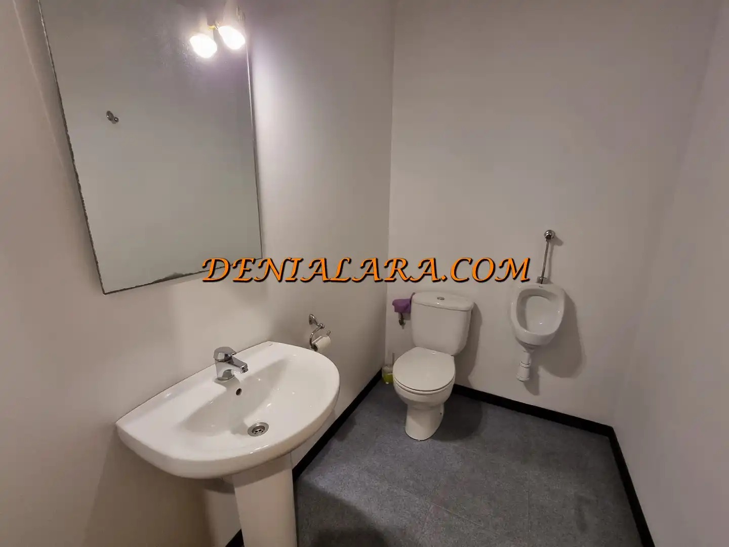 Baño de Local de alquiler en Pego