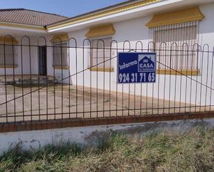 Exterior view of House or chalet for sale in Villagonzalo