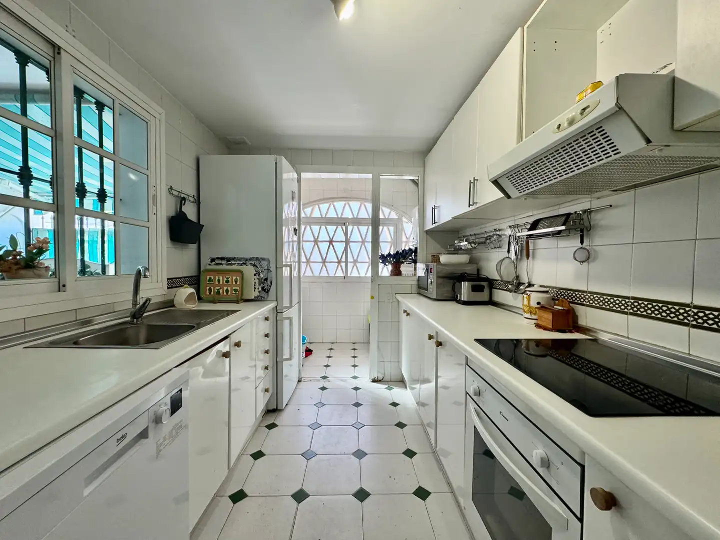 Kitchen of Detached homes for sale in Fuengirola  with Air Conditioner, Heating and Private garden
