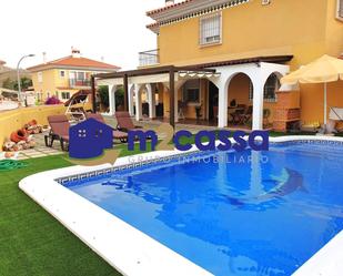 Piscina de Casa o xalet en venda en Águilas amb Aire condicionat, Jardí privat i Terrassa