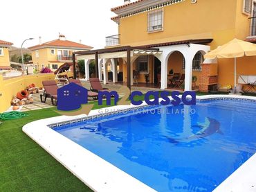 Villa con balcone in vendita a Las Majadas-Las Molinetas-Labradorcico