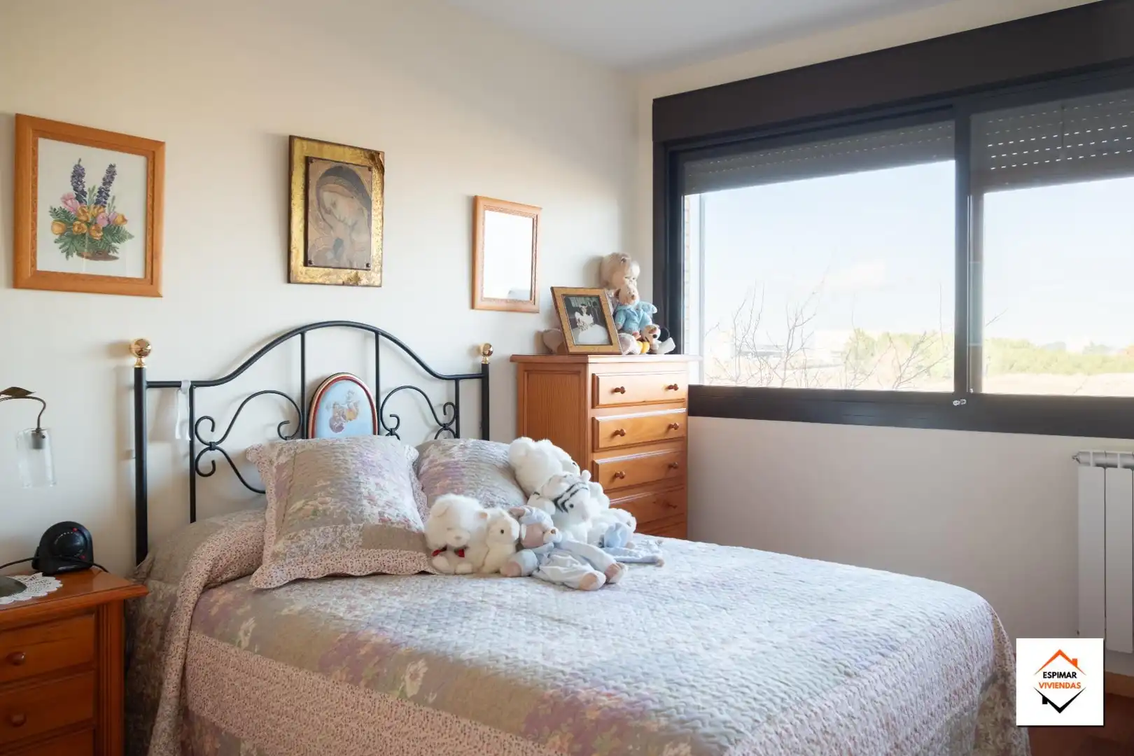Schlafzimmer von Einfamilien-Reihenhaus zum Verkauf in Villanueva de Gállego mit Heizung, Privatgarten und Terrasse