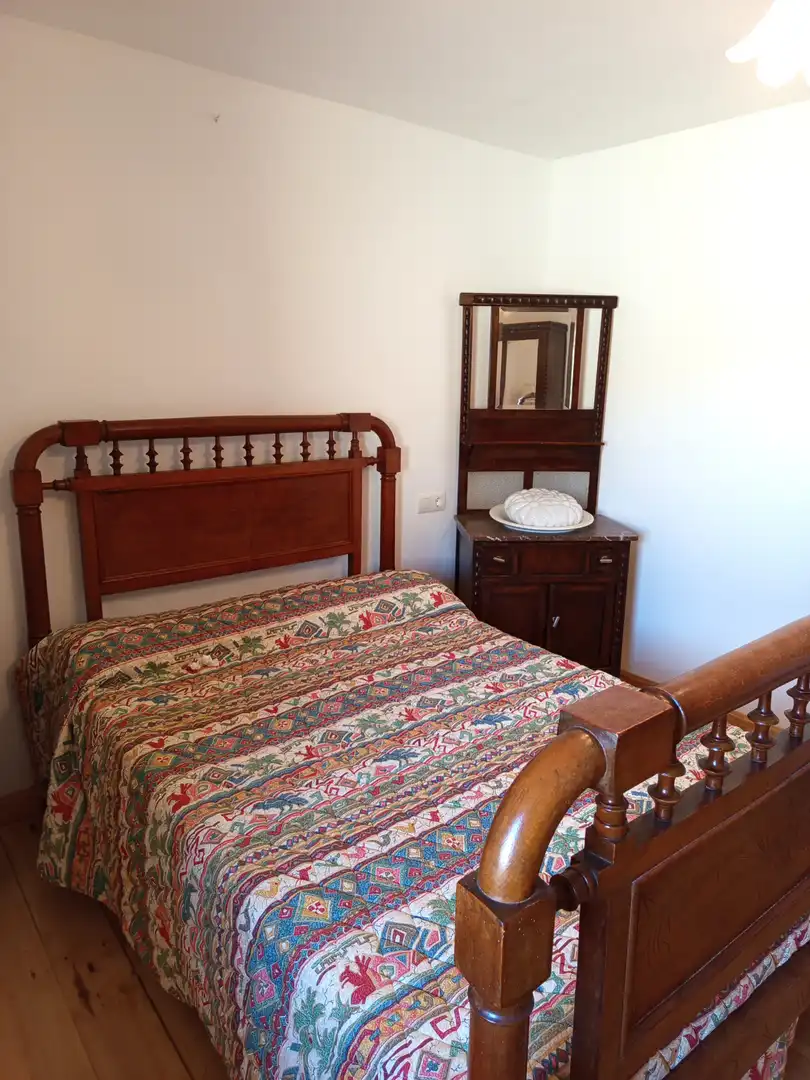 Dormitori de Casa o xalet en venda en Dehesa de Romanos  amb Calefacció, Parquet i Traster