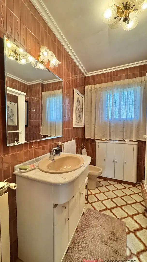 Bathroom of Houses for sale in Redondela  with Heating, Private garden and Jacuzzi