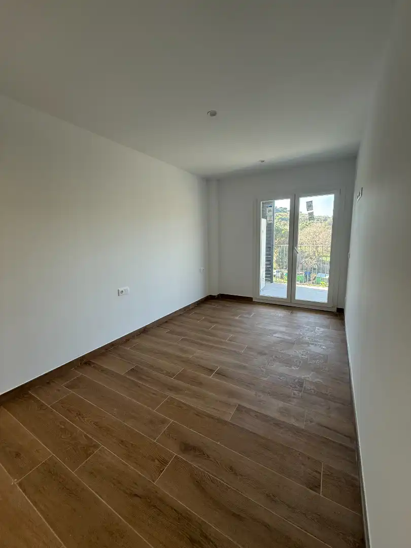 Habitación de Piso de alquiler en Tiana con Aire acondicionado, Calefacción y Jardín privado