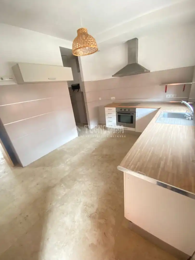 Cocina de Piso en venta en Sanlúcar la Mayor con Aire acondicionado y Amueblado