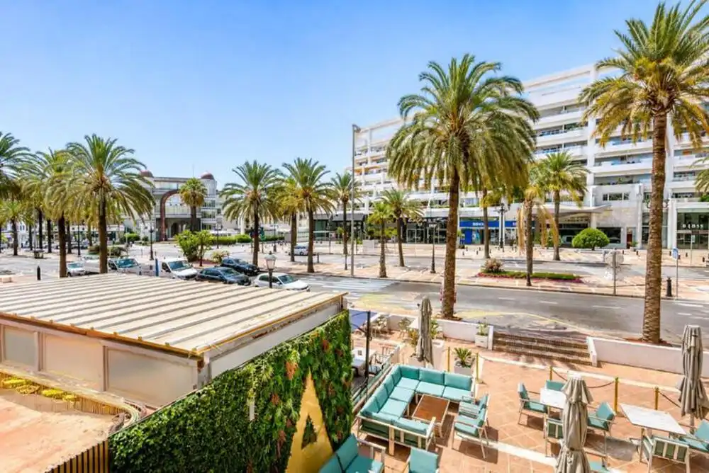 Apartment mit Pool zum Verkauf in Nueva Andalucía, imagen 2