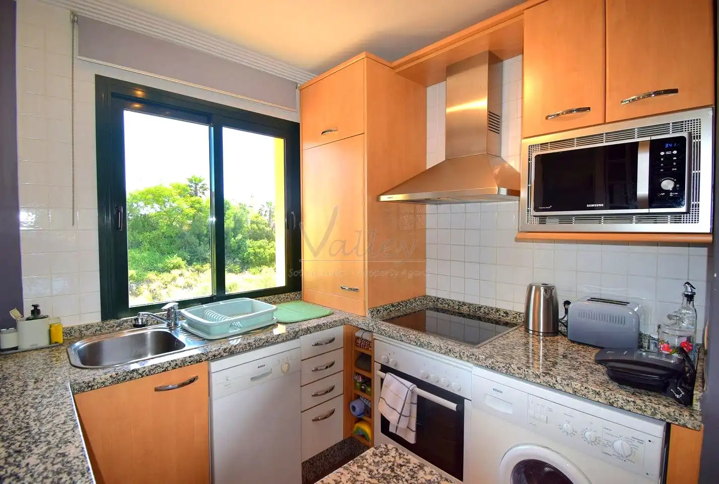Cuina de Àtic en venda en Sotogrande amb Aire condicionat, Terrassa i Traster
