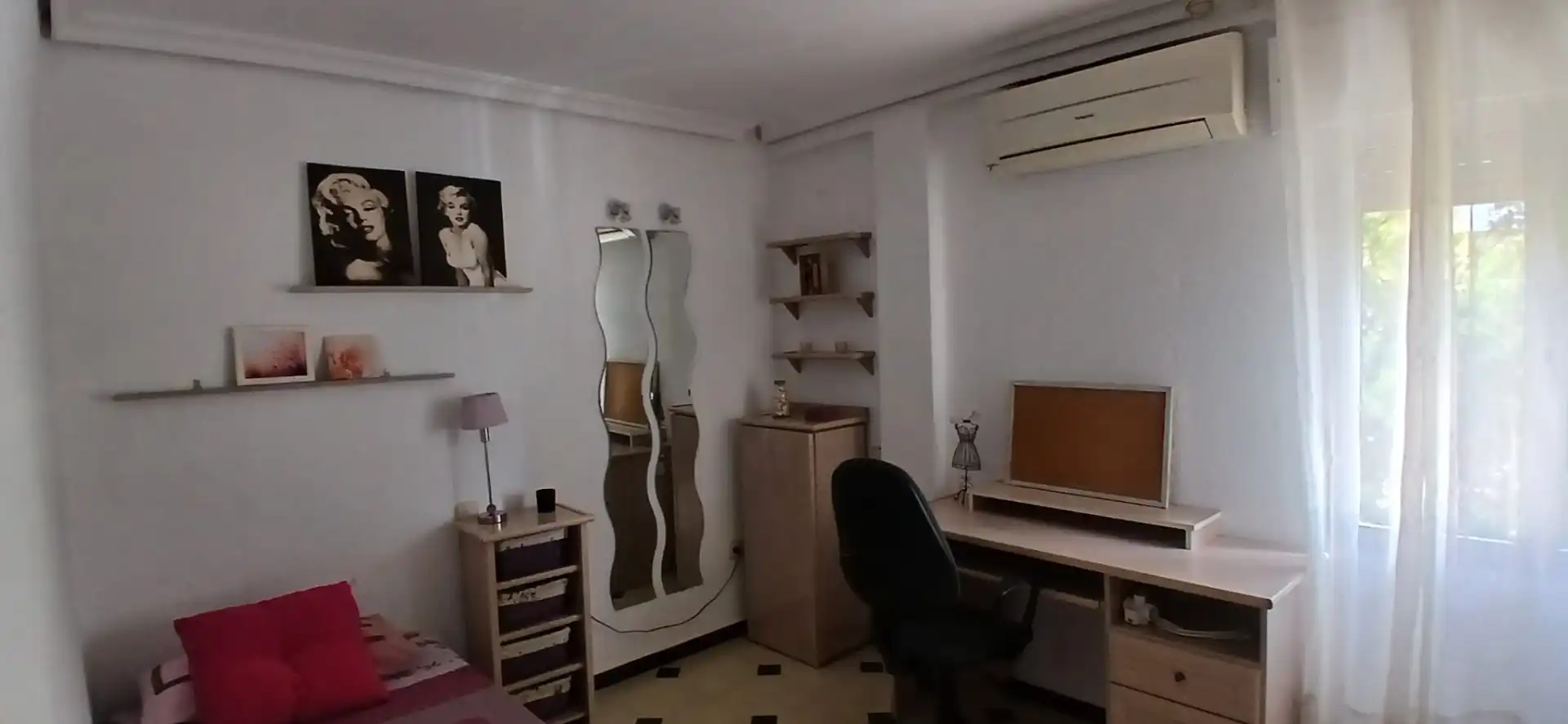Bedroom of Flat for rent in Sevilla  with Air Conditioner, Furnished and Oven