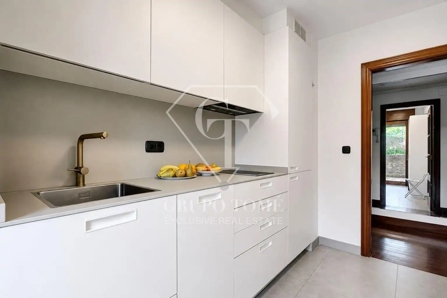 Cocina de Planta baja en venta en Donostia - San Sebastián  con Calefacción, Jardín privado y Terraza