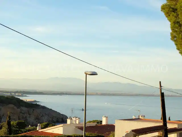 Vista exterior de Residencial en venda en L'Escala