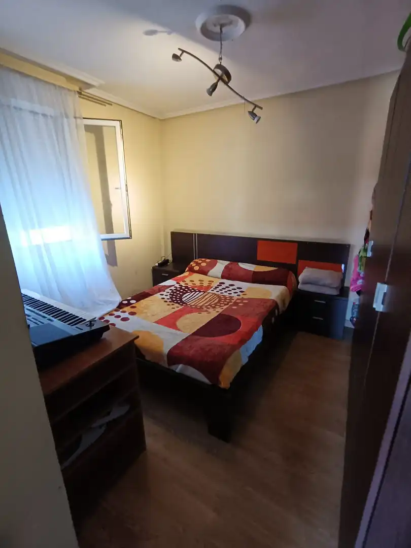 Habitación de Piso en venta en Valle de Trápaga-Trapagaran con Balcón