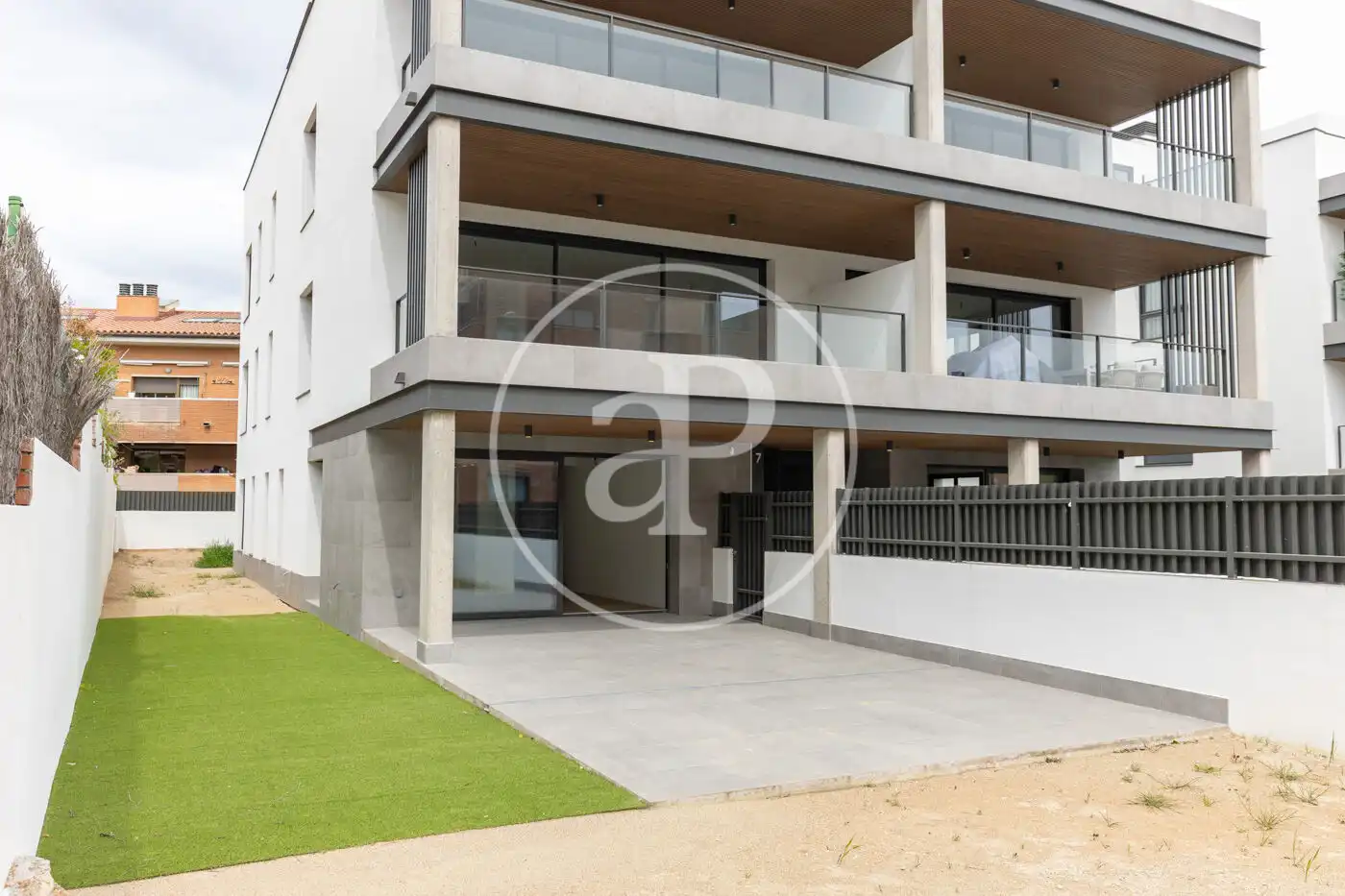 Exterior view of Flat for sale in Sant Cugat del Vallès  with Air Conditioner, Heating and Private garden