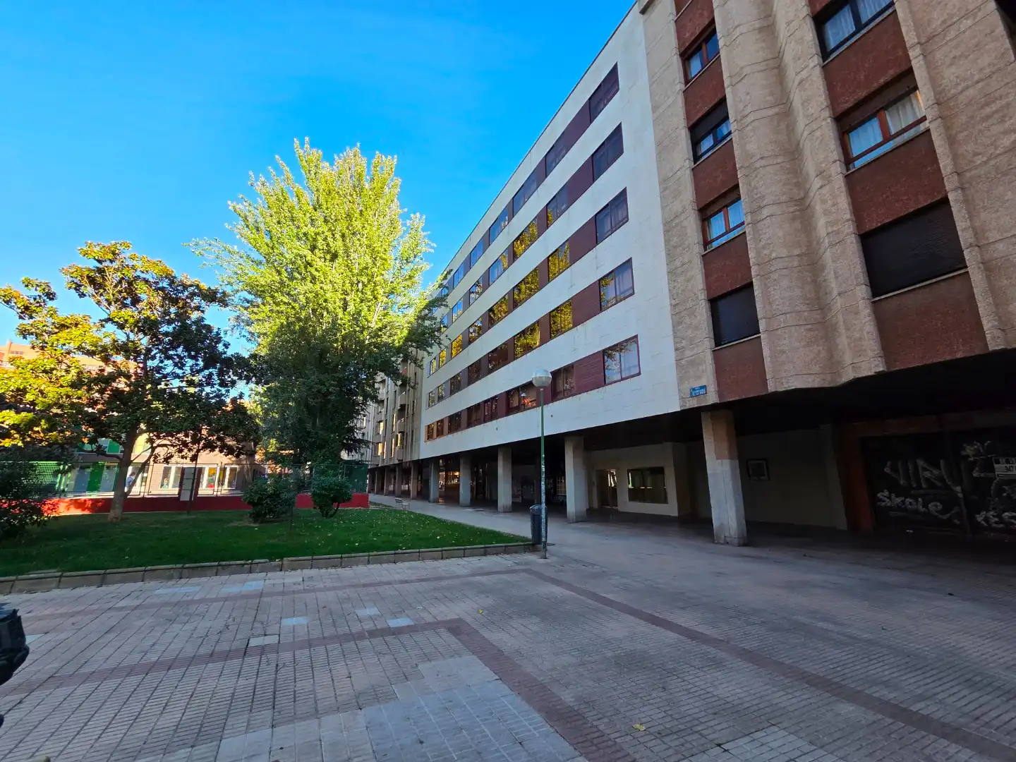 Pis amb ascensor en venda a Paseo Regino Sainz de la Maza 15