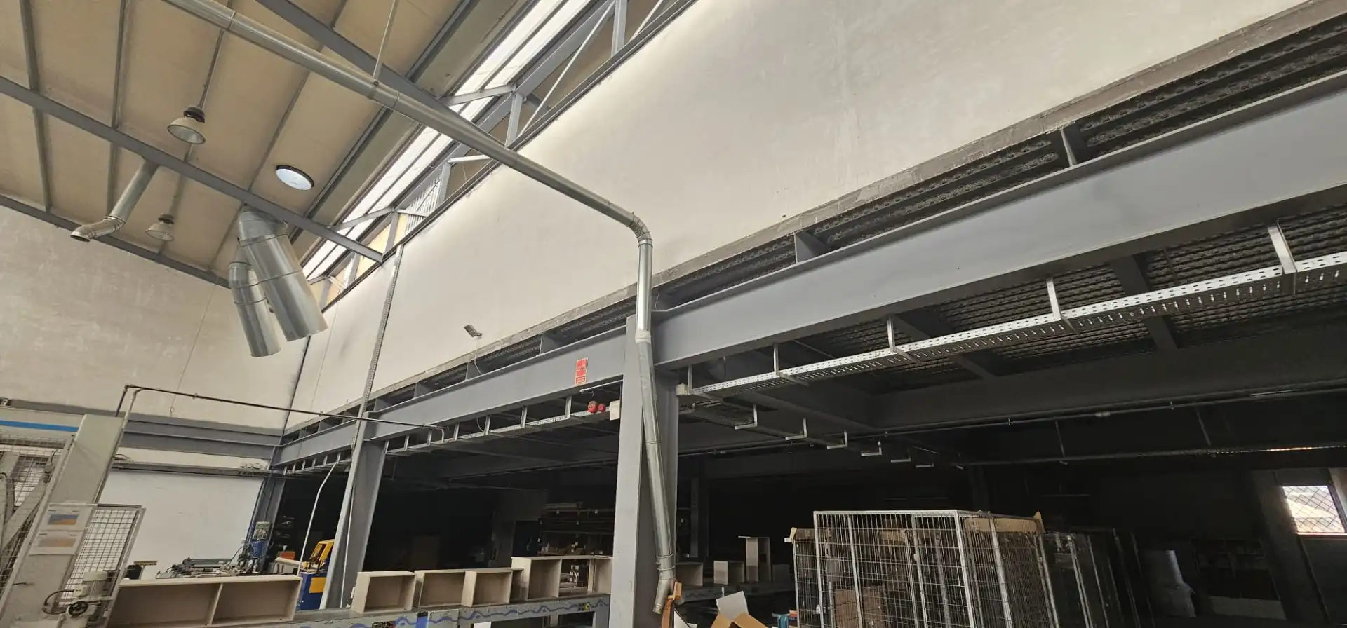 Vista exterior de Nave industrial en venta en La Unión