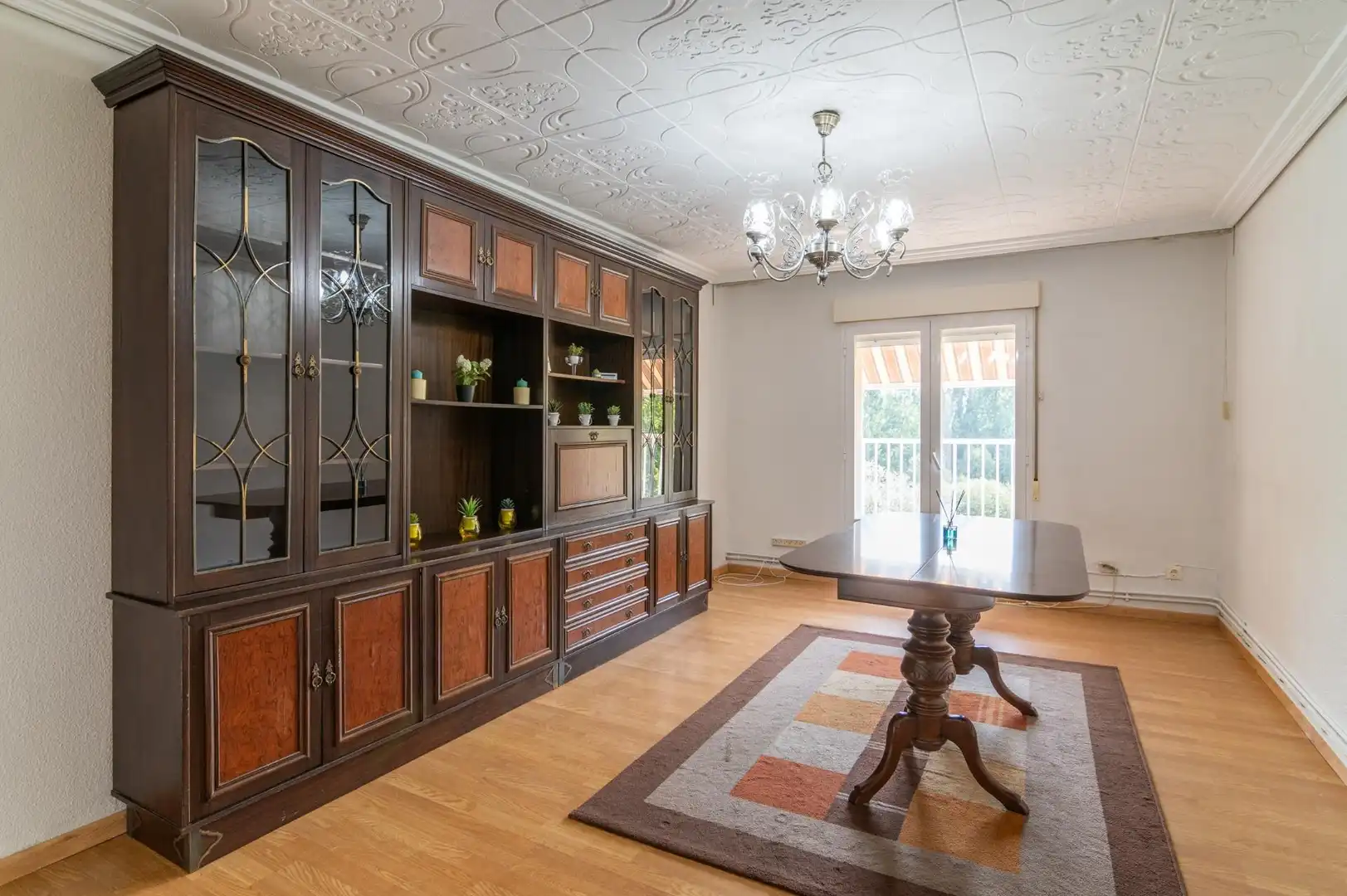 Comedor de Piso en venta en  Pamplona / Iruña con Calefacción, Parquet y Balcón
