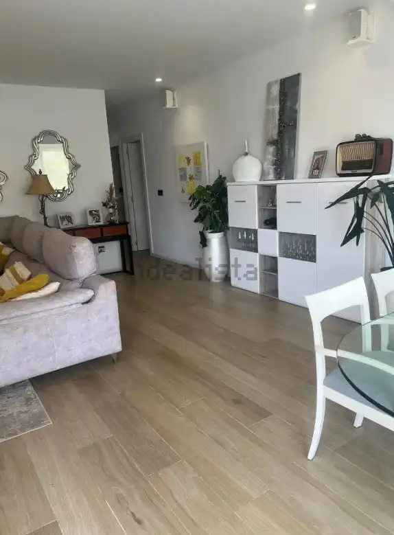Sala d'estar de Casa o xalet en venda en L'Eliana amb Aire condicionat, Jardí privat i Terrassa