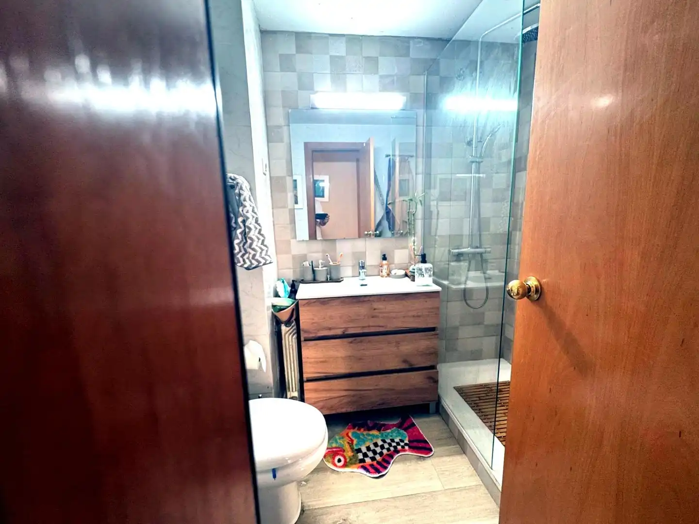 Badezimmer von Dachboden zum Verkauf in Castelldefels mit Klimaanlage, Heizung und Parkett