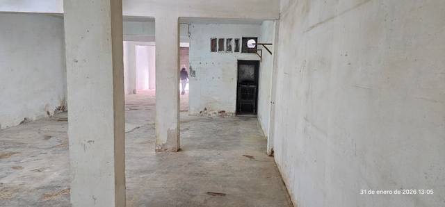 Local comercial en Alquiler en Barrio de Benicalap