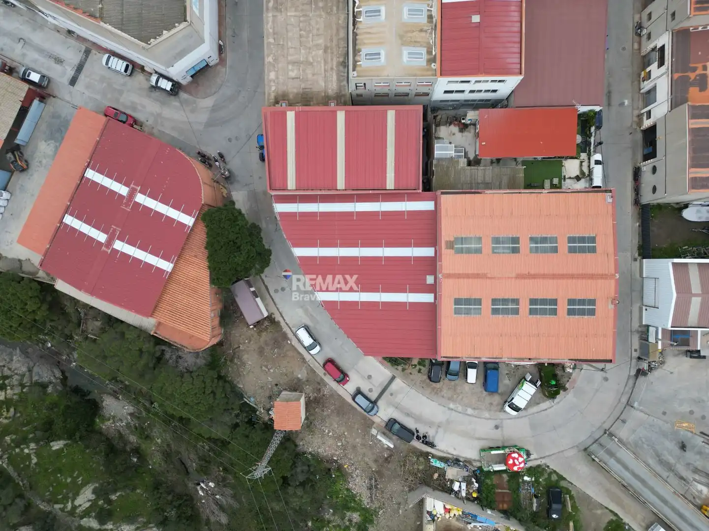 Parkplatz von Fabrikhallen zum Verkauf in Cadaqués mit Heizung