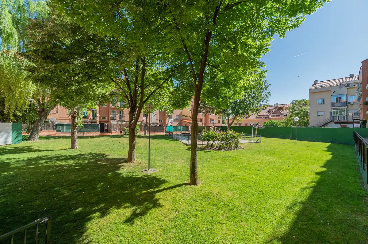 Vista exterior de Piso en venta en Ciempozuelos con Calefacción y Piscina comunitaria