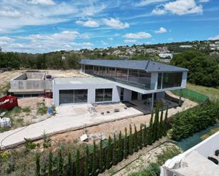 Vista exterior de Casa o xalet en venda en Sotogrande amb Aire condicionat, Calefacció i Jardí privat