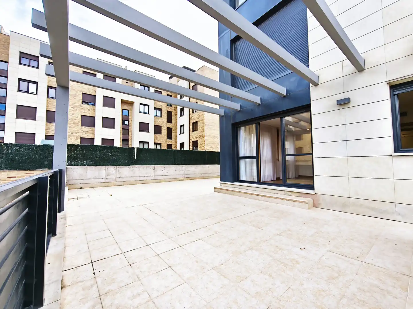 Terraza de Piso en venta en  Logroño con Aire acondicionado, Calefacción y Jardín privado