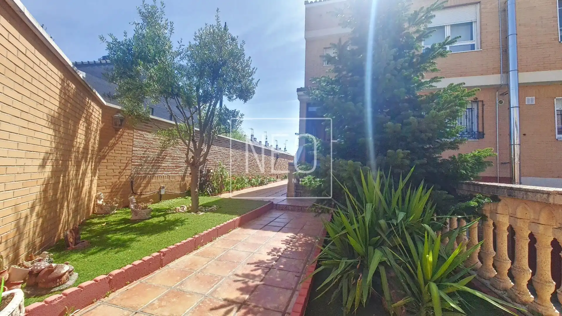 Jardín de Casa adosada en venta en Parla con Aire acondicionado, Calefacción y Balcón