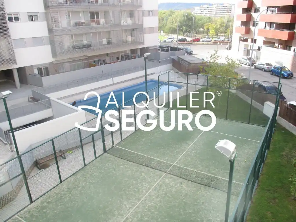 Piscina de Pis de lloguer en Alcalá de Henares amb Aire condicionat, Calefacció i Terrassa
