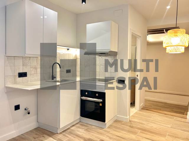 Estudio en Venta en Carrer de Montanyans en Sant Pere, Sta. Caterina i la Ribera