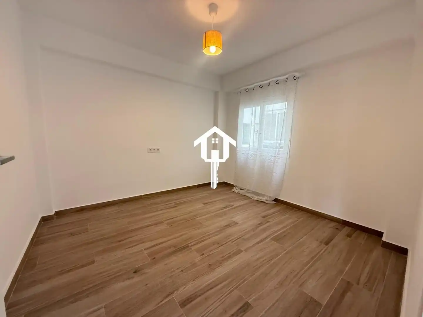 Vista exterior de Piso en venta en Elda con Balcón