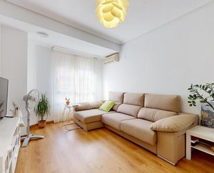 Living room of Flat to rent in Elche / Elx  with Air Conditioner, Heating and Terrace