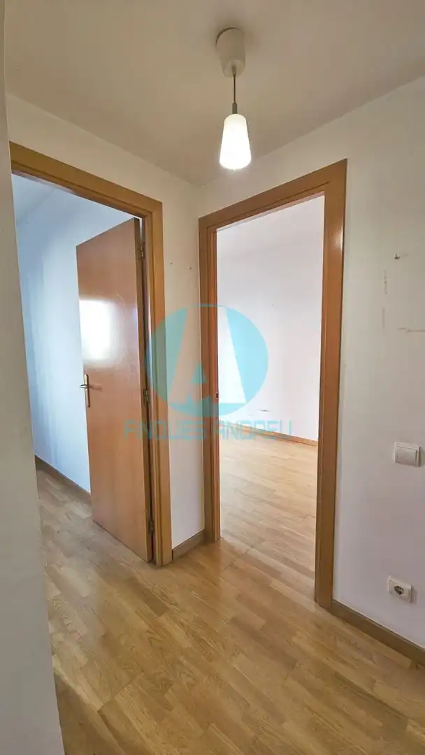 Wohnung zum Verkauf in Mataró mit Klimaanlage, Heizung und Terrasse