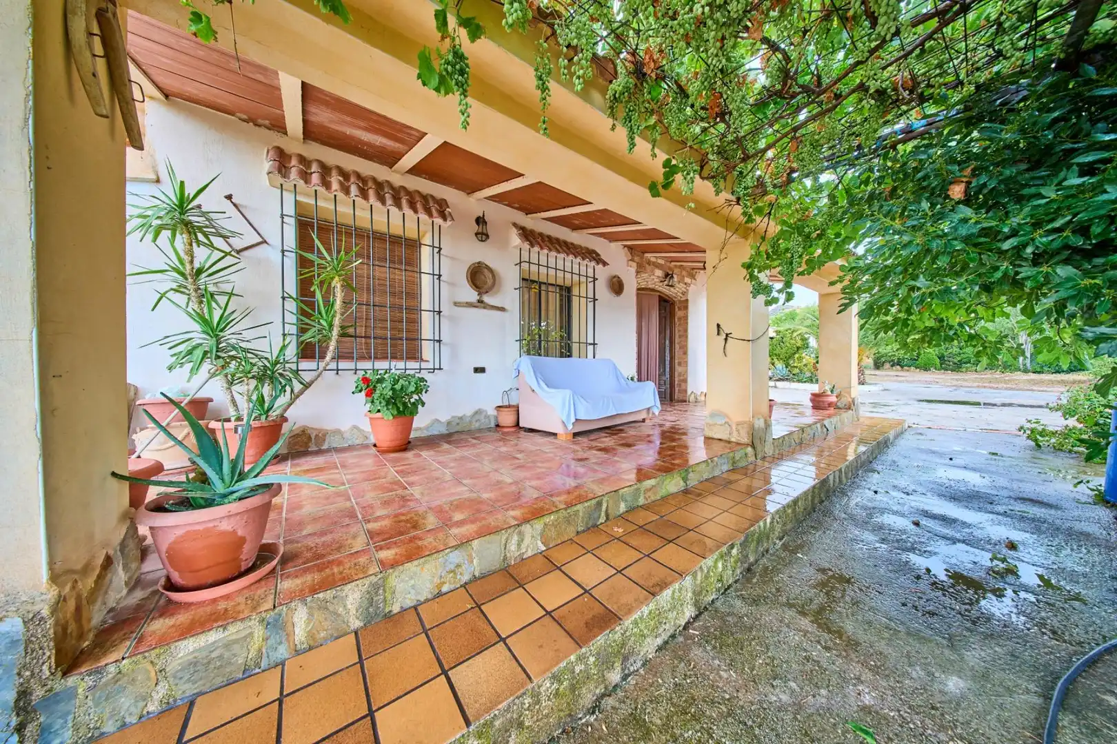 Vista exterior de Casa o xalet en venda en Puebla de Don Fadrique amb Jardí privat, Terrassa i Piscina