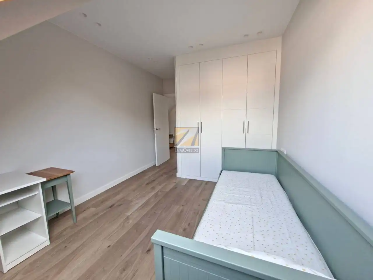 Bedroom of Attic for sale in Oviedo   with Heating, Terrace and Furnished