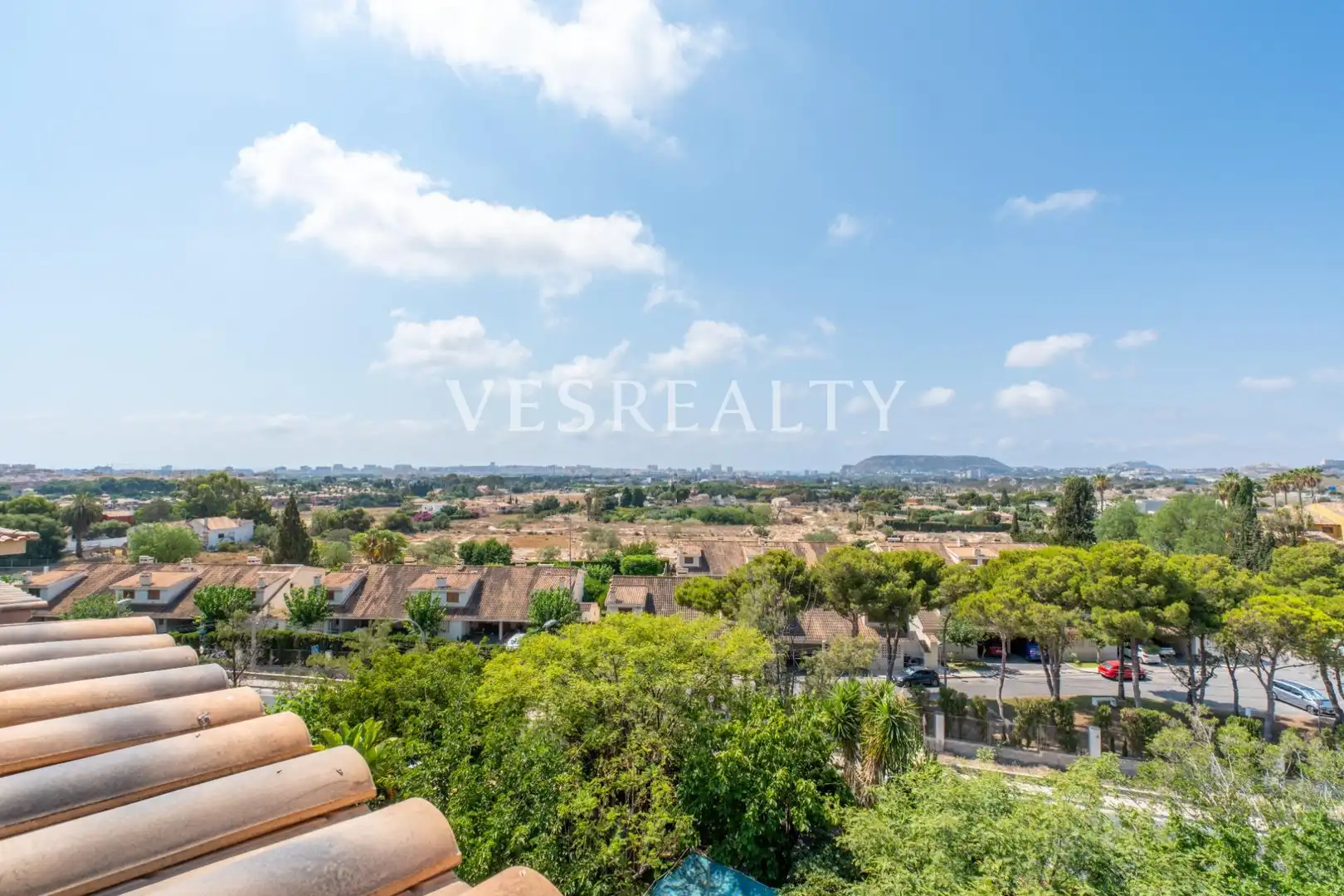 Vista exterior de Casa o xalet en venda en Sant Joan d'Alacant amb Jardí privat, Terrassa i Balcó