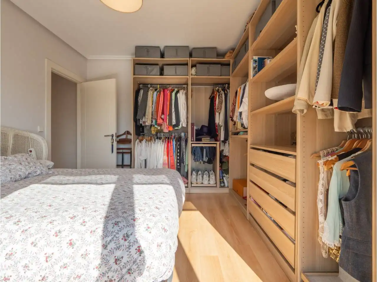 Dormitori de Casa o xalet en venda en Donostia - San Sebastián  amb Aire condicionat, Calefacció i Jardí privat