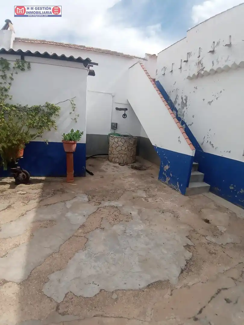 Casa o xalet en venda en Arenales de San Gregorio amb Jardí privat, Terrassa i Moblat