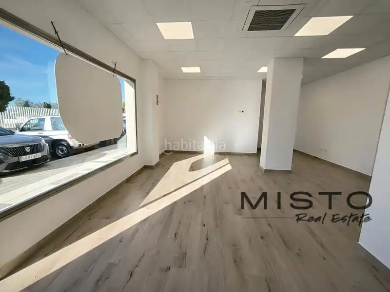 Local comercial en alquiler en CL MIGUEL DELIBES, imagen 2