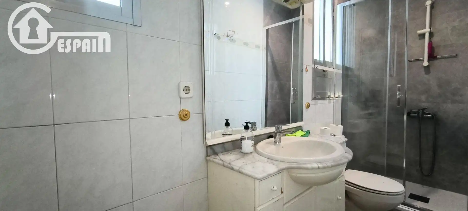 Bany de Pis en venda en Madrid amb Calefacció