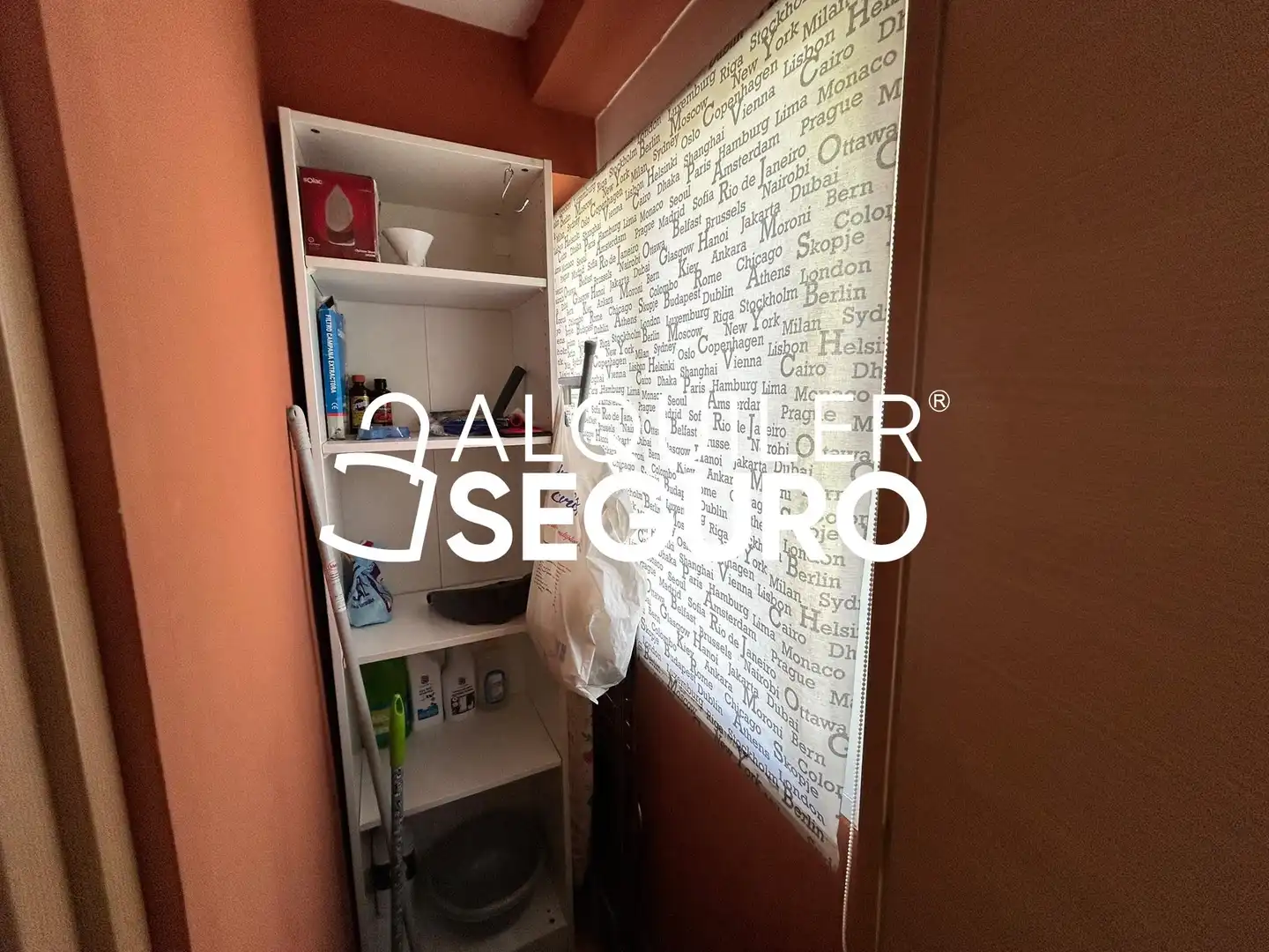 Habitación de Piso de alquiler en Madrid con Aire acondicionado, Calefacción y Amueblado
