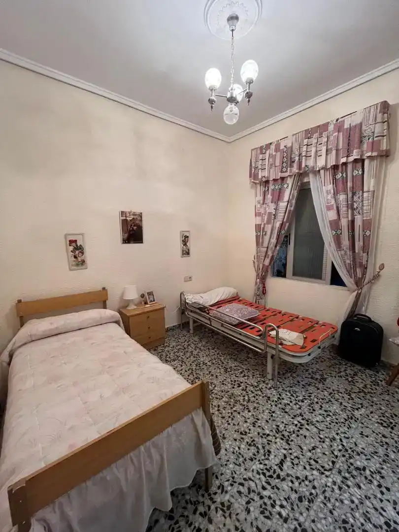 Schlafzimmer von Erdgeschoss zum Verkauf in Burjassot