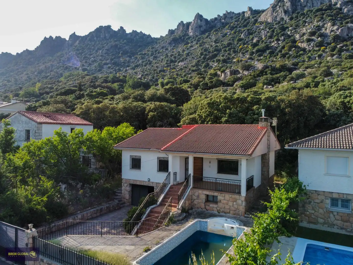 Vista exterior de Casa o chalet en venta en La Cabrera con Calefacción, Jardín privado y Terraza