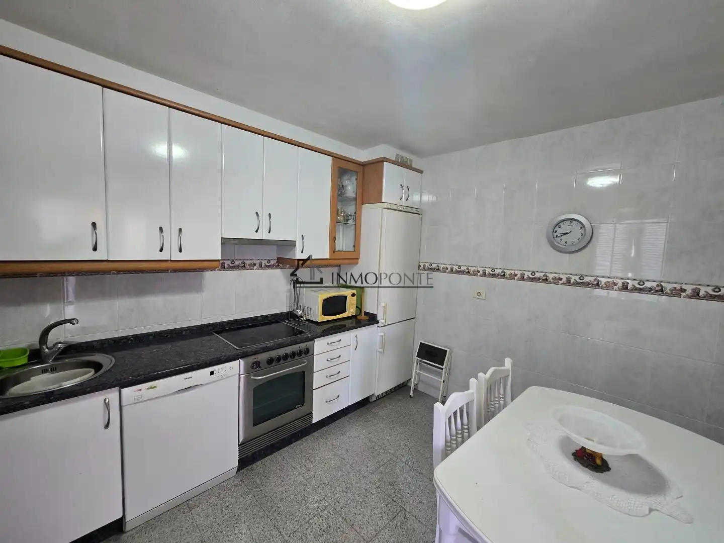 Cuina de Casa o xalet en venda en Cerdedo amb Jardí privat