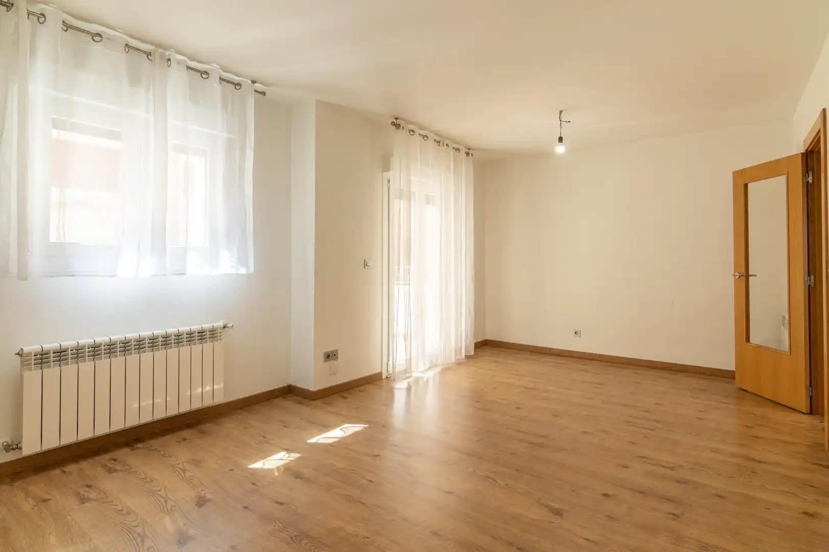 Sala d'estar de Pis en venda en  Pamplona / Iruña amb Parquet