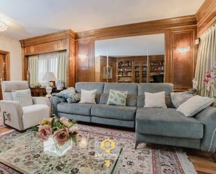 Living room of House or chalet for sale in  Madrid Capital  with Air Conditioner, Heating and Private garden