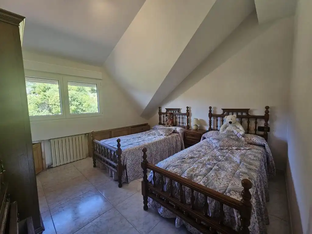 Dormitori de Casa o xalet en venda en Boiro amb Calefacció, Parquet i Terrassa