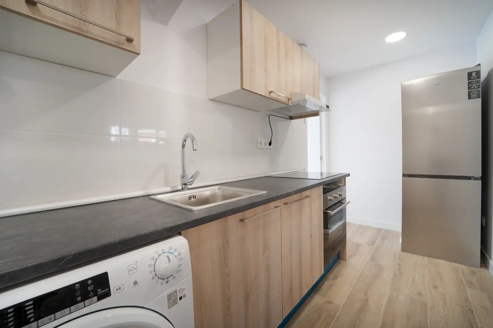 Room in Calle de Manuel Maroto, 47, San Diego
