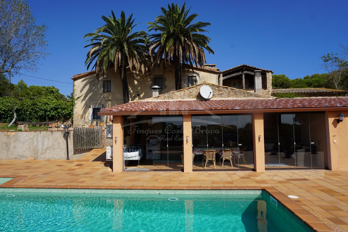 Vista exterior de Finca rústica en venda en Palafrugell amb Terrassa, Traster i Piscina